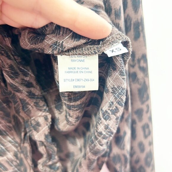 🌷SALE Cloth & Stone Bella Dahl Leopard Print Tie Front Top Size XS Oversized - Picture 14 of 15